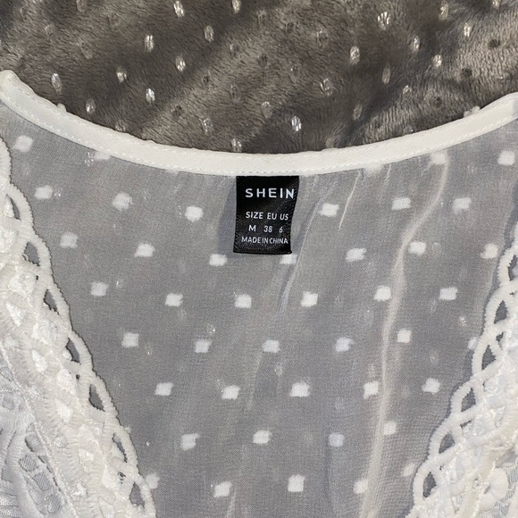 White lace crop top - Picture 7 of 8